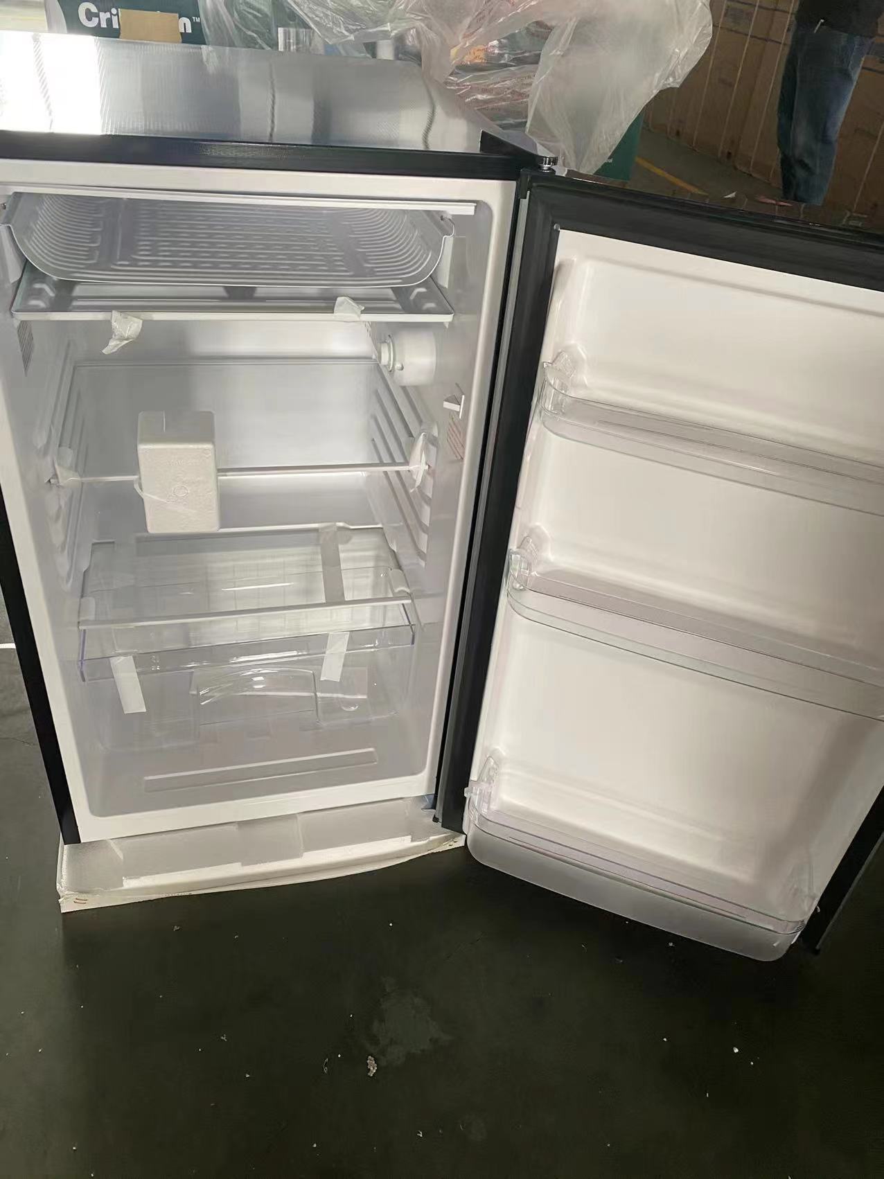 Tablet top fridge