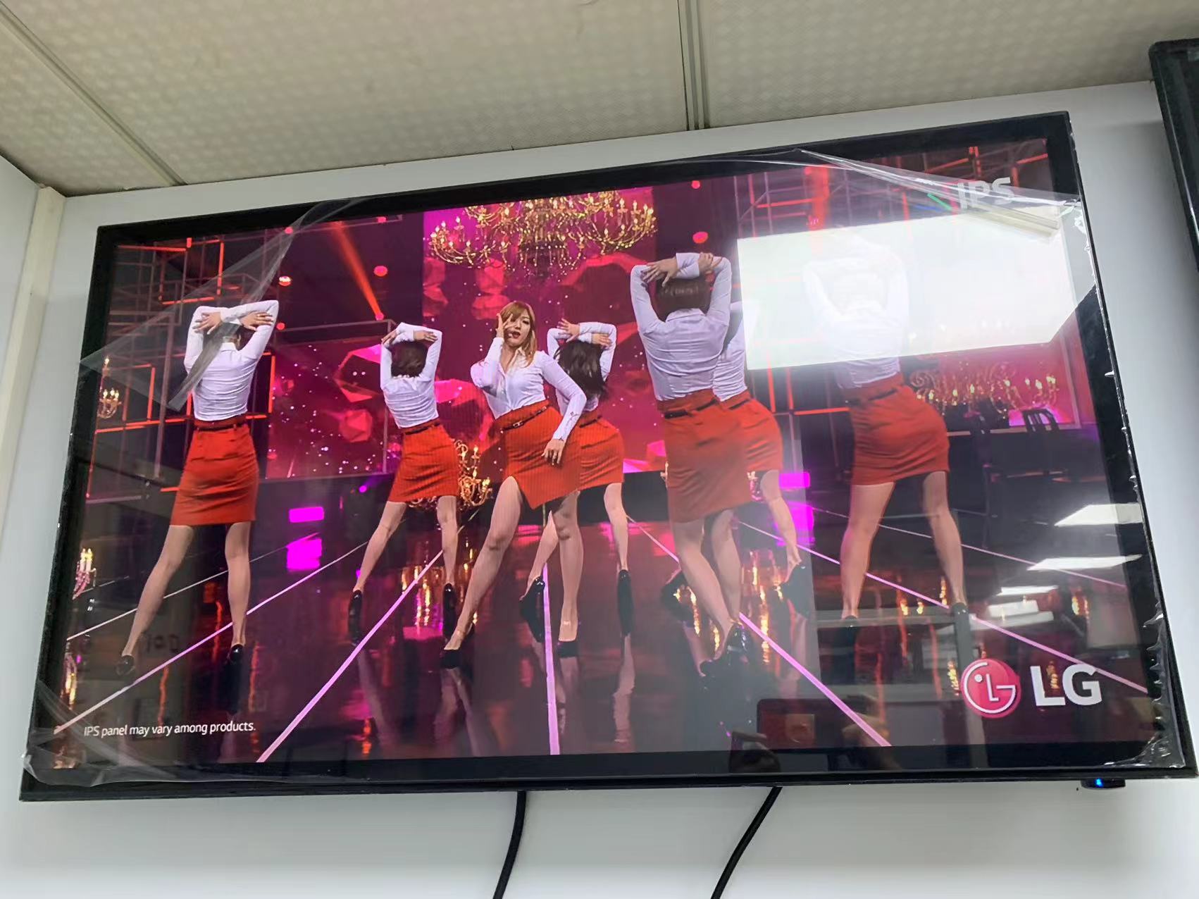 55 inches TV